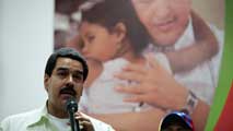 Ir al Video&nbsp;Nicol&aacute;s Maduro: "Ch&aacute;vez se somete a tratamientos complejos y duros"