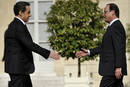 Nicolas Sarkozy da la bienvenida a su sucesor