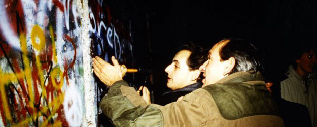 Nicol&aacute;s Sarkozy, testigo de la ca&iacute;da del Muro de Berl&iacute;n