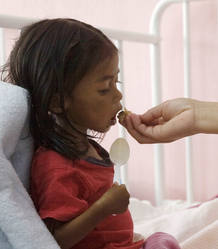 Ni&ntilde;a maltrunida en Guatemala