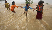 Ni&ntilde;as jugando en Nueva Delhi