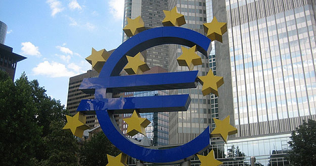 Ning&uacute;n tratado comunitario recoge que un Estado miembro pueda salir del euro.