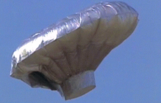 El ni&ntilde;o del globo: 'Estaba en el desv&aacute;n. Me asust&eacute; cuando me grit&oacute;'