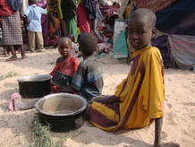 Ni&ntilde;os desplazados en Somalia