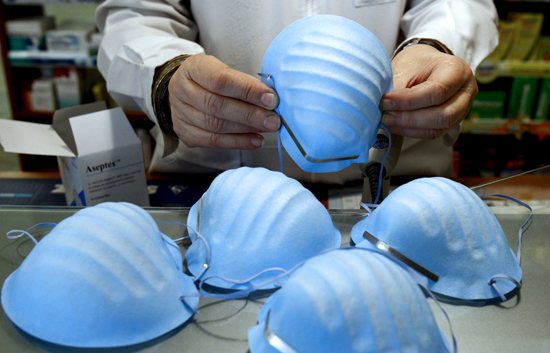 La r&aacute;pida expansi&oacute;n de la gripe porcina ha llevado a la OMS a elevar el nivel de alerta de 4 a 5 