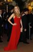 La nominada en al categor&iacute;a a Mejor Actriz por Winter,s Bone, Jennifer Lawrence, a su llegada a la alfombra roja.