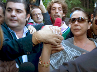 Ver v&iacute;deo  'Notifican a Isabel Pantoja la apertura de juicio oral'