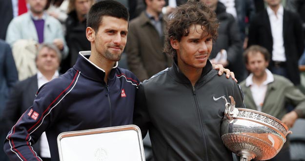 Novak Djokovic, finalista en Roland garros, con el heptacampe&oacute;n Rafa Nadal