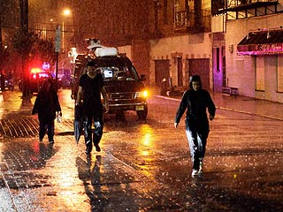Ver v&iacute;deo  'Nueva York espera la llegada del hurac&aacute;n "Irene" tras su paso por Carolina del Norte'