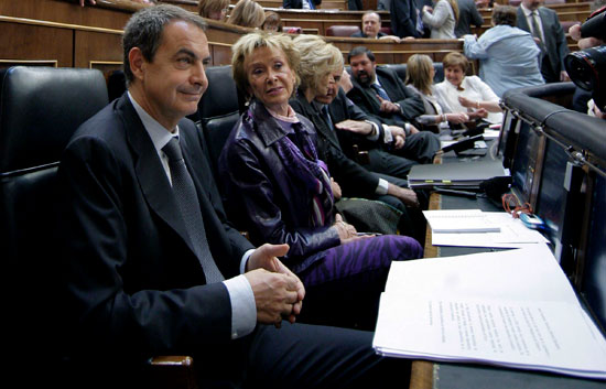 Zapatero anuncia medidas para impulsar la venta y alquiler de viviendas y para ayudar a los aut&oacute;nomos y a las Pymes