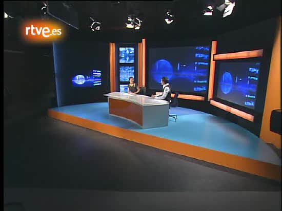 'La2 Noticias' celebra su nuevo plat&oacute; (diciembre 2007)