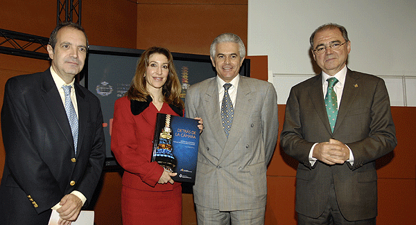 Los ponentes de la presentaci&oacute;n, Luis Fern&aacute;ndez, presidente de la corporaci&oacute;n RTVE; Olga P&eacute;rez, coordinadora de la obra; Francisco Ros, secretario de estado de comunicaci&oacute;n y Francisco Mellado, presidente del colegio oficial de ingenieros de telecom