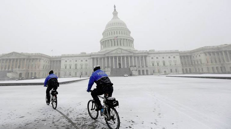 Un nuevo temporal de nieve cierra la Casa Blanca y cancela miles de vuelos en el este de EE.UU. 