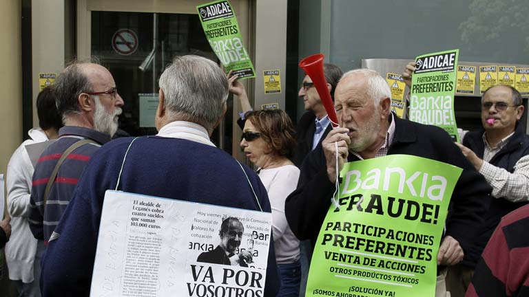 Los tenedores de preferentes y deuda subordinada de Bankia se convierten en accionistas