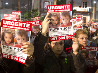 Ver v&iacute;deo  'Nuevos datos sobre los ni&ntilde;os desaparecidos en C&oacute;rdoba'