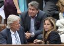 Numerosas leyendas del tenis han visto el triunfo de Nadal. En la foto, la ex tenista Arantxa S&aacute;nchez Vicario y el ex tenista sueco Bjorn Borg, junto al tambi&eacute;n ex tenista Manolo Santana.