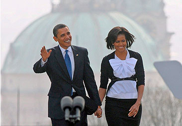 Ba&ntilde;o de multitudes de Obama en Praga