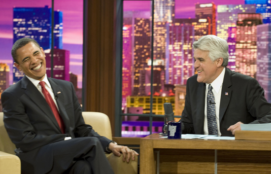 Obama mezcla el humor y la seriedad en el show de Jay Leno