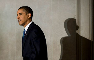 Ver v&iacute;deo  'Obama y Cheney se cruzan acusaciones a cuenta de la pol&iacute;tica antiterrorista'