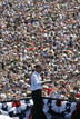 El candidato dem&oacute;crata, Barak Obama, durante el mitin m&aacute;s multitudinario de la campa&ntilde;a en Willamette River, Portland.