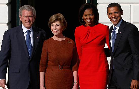 Obama pisa la Casa Blanca como presidente electo