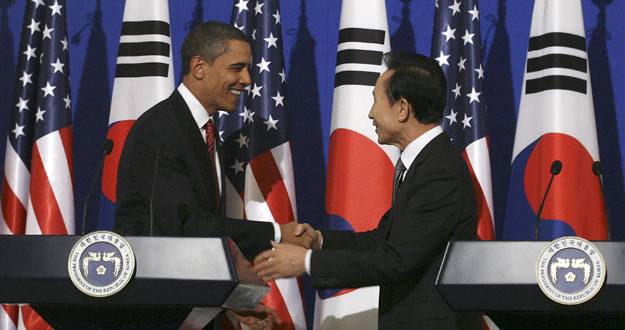 OBAMA SE REÚNE CON MYUNG-BAK OBAMA SE REÚNE CON MYUNG-BAK