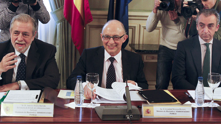 Montoro recibe el apoyo de las corporaciones locales con el objetivo de d&eacute;ficit del 0,3%