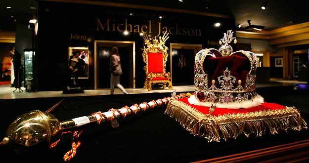 Objetos personales de Michael Jackson en la exposición de Beverly Hills Objetos personales de Michael Jackson en la exposición de Beverly Hills