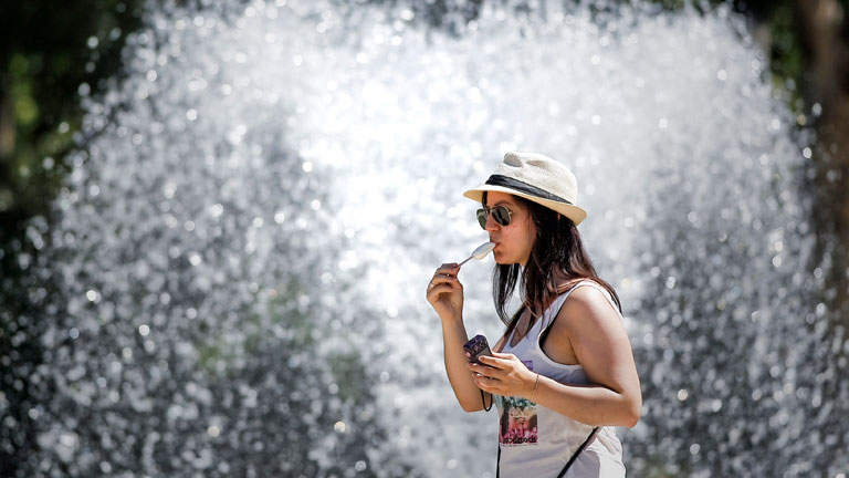 La ola de calor llega a su z&eacute;nit con ocho provincias en alerta naranja