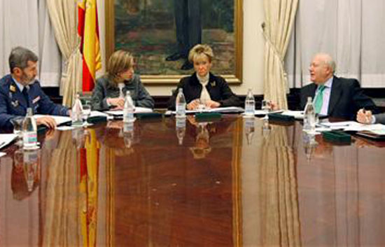 El ministerio de Defensa va a proponer a los pa&iacute;ses que participan en la misi&oacute;n Atalanta, contra la pirater&iacute;a, una nueva fase m&aacute;s ofensiva. 