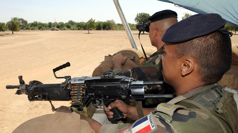 Mali lanza una ofensiva apoyada por Francia y &Aacute;frica Occidental contra los rebeldes salafistas