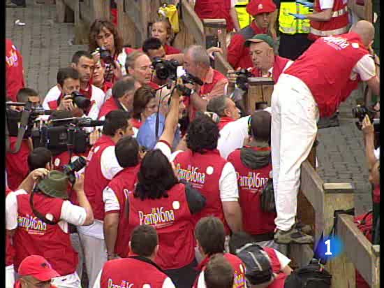 Ofrenda floral en recuerdo de Daniel Jimeno, muerto en el encierro de Sanfermines 2009