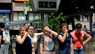 Ver v&iacute;deo  'La ola de calor mantiene en alerta a 29 provincias, pero tiende a remitir'