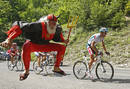 No pod&iacute;a faltar en el Tour el aficionado m&aacute;s famoso del ciclismo, el alem&aacute;n Dieter Didi Senft, el c&eacute;lebre diablo.