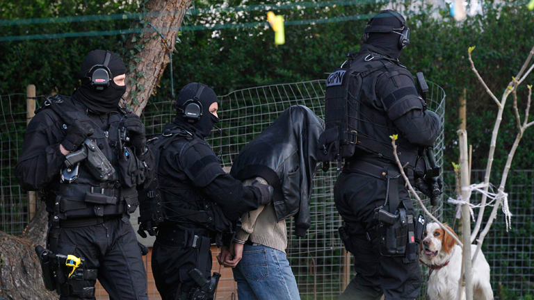 La polic&iacute;a francesa detiene a 19 personas presuntamente relacionadas con c&iacute;rculos islamistas