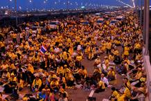 Opositores ocupan aeropuerto de Bangkok