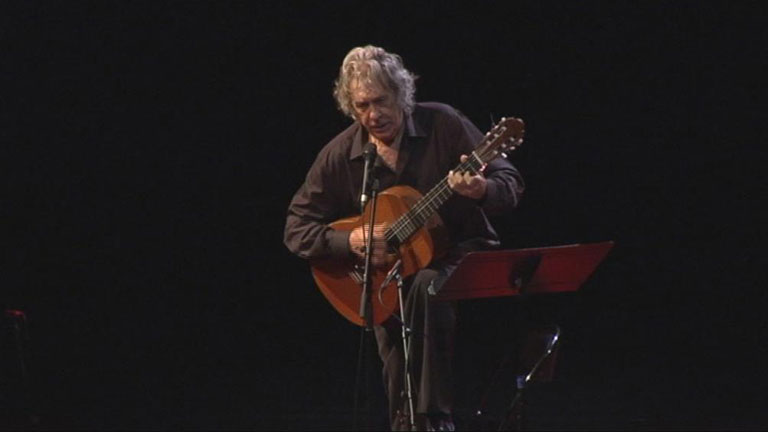 Paco Ibáñez llenó anoche de magia el parisino Teatro Châtelet