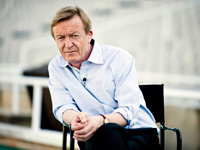 P&aacute;gina 2 entrevista al escritor Jean Echenoz sobre su nueva novela 'Correr'