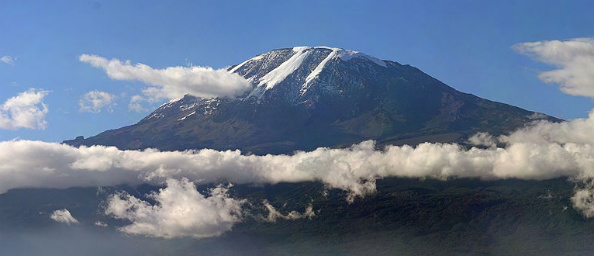 Un pa&iacute;s a la sombra del Kilimanjaro