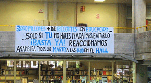 Una pancarta contra los recortes en Educación en la Universidad Complutense de Madrid. Una pancarta contra los recortes en Educación en la Universidad Complutense de Madrid.