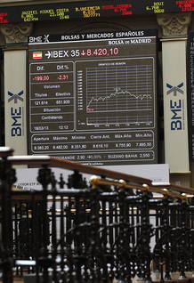 Panel de la Bolsa de Madrid que indica la evolución del Ibex-35