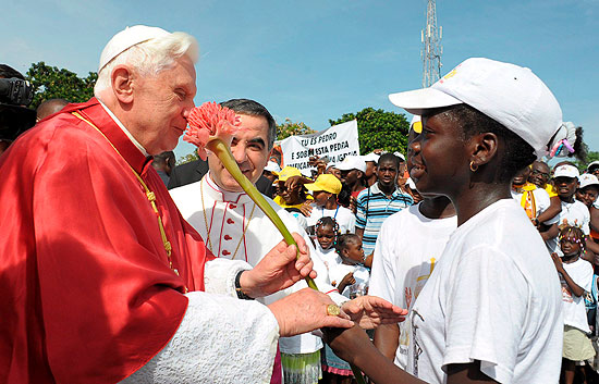 Benedicto XVI advierte sobre las sectas