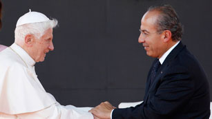 Ver v&iacute;deo  'El papa Benedicto XVI llega a M&eacute;xico'