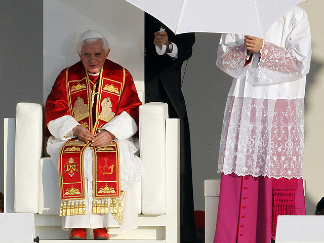 El papa critica a los que deciden quien es "digno de vivir" o ser sacrificado
