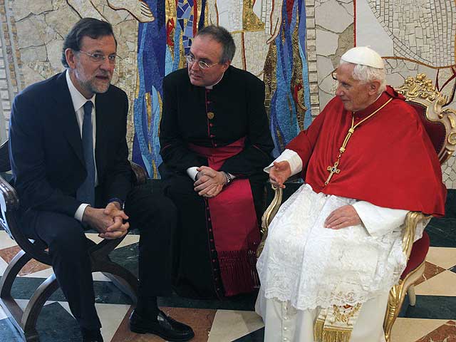 El papa habla con Rajoy sobre la crisis econ&oacute;mica