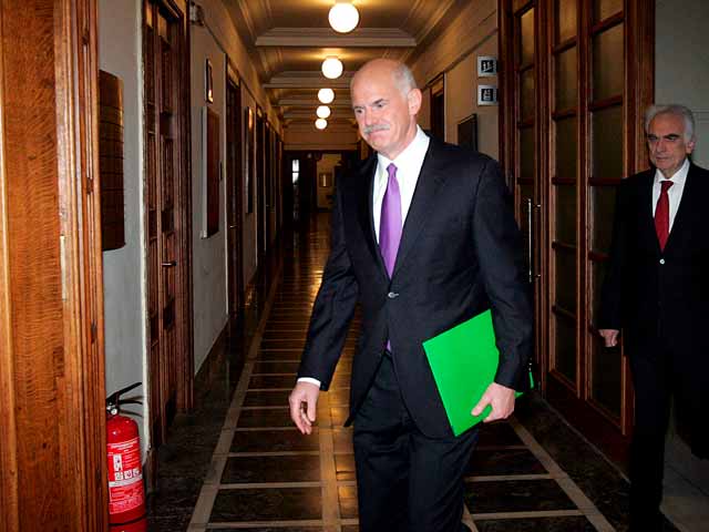 Papandreu anuncia el plan de ajustes econ&oacute;micos