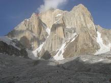 La pared del Latok