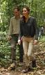 La pareja tambi&eacute;n visit&oacute; la selva de Borneo. En esta ocasi&oacute;n Kate apost&oacute; por un look c&oacute;modo a la par que chic, compuesto por un pantal&oacute;n beige, cintur&oacute;n marr&oacute;n y una camisa en color verde perteneciente a la colecci&oacute;n 2010 de Zara.