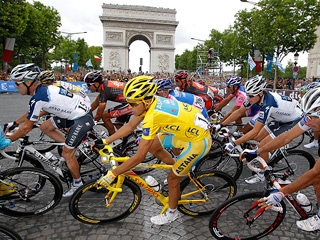 Ver v&iacute;deo  'Par&iacute;s vibra con la llegada del Tour'