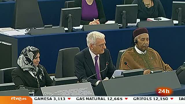 Ir al Video&nbsp;El Parlamento Europeo entrega el premio Sajarov a cinco activistas &aacute;rabes por las revueltas